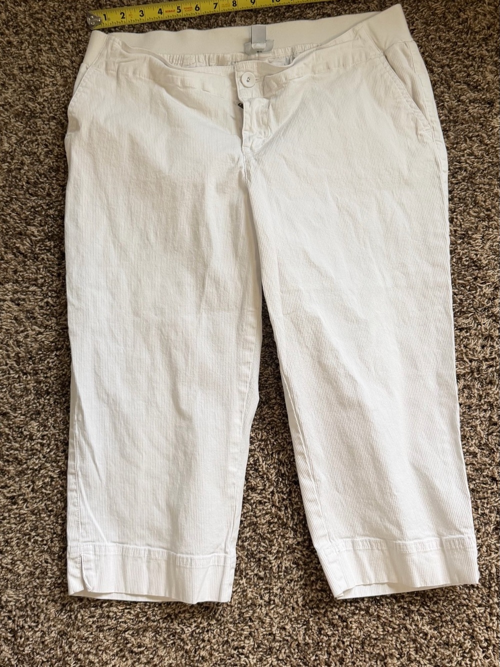 Mimi Maternity White Cropped Maternity Capris